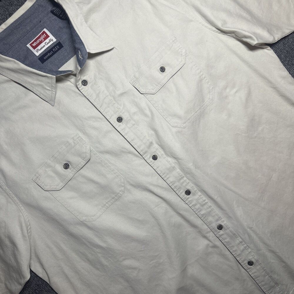 Wrangler Shirt Mens XL Tan Comfort Flex Button Up Short Sleeve Workwear Stretch